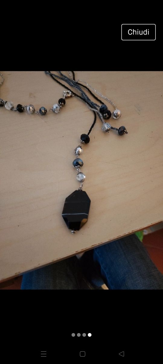 collana con pietre e perline