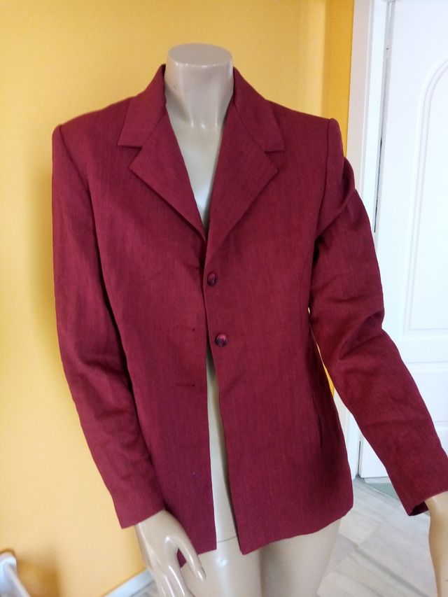 Chaqueta en burdeos, Vaho