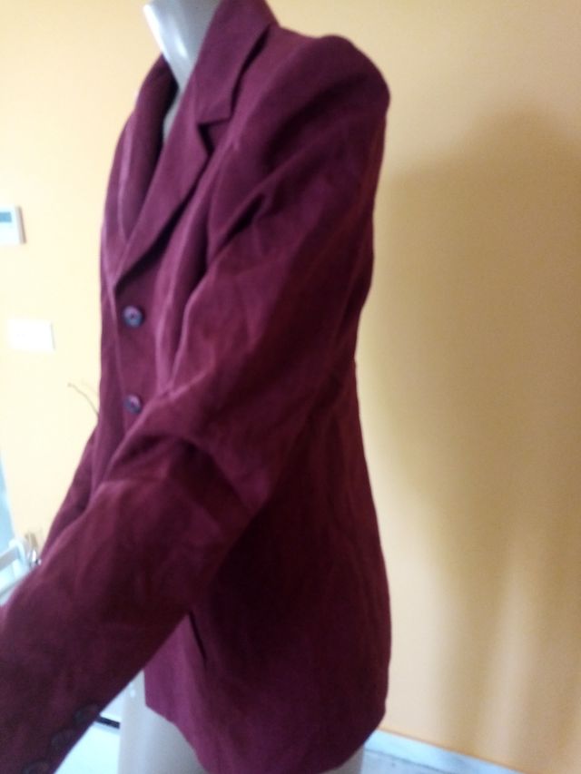 Chaqueta en burdeos, Vaho