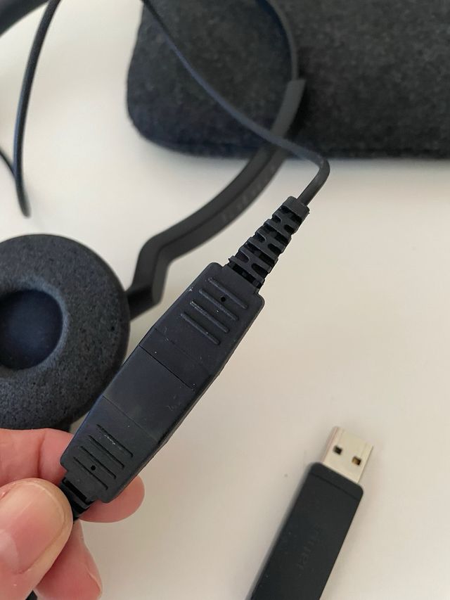 Auriculares jabra con microfono con funda