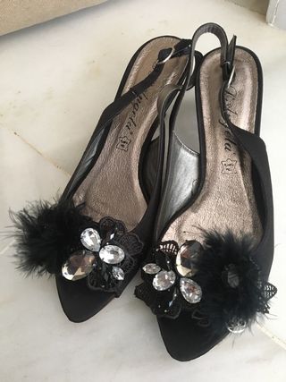 Sandalias fiesta de tacón negras