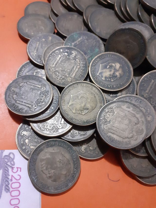 2,5 pesetas increíble ver tantas monedas