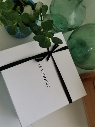 Corona de flores de cerámica de tocados le touquet