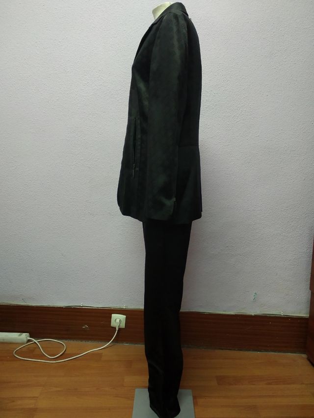 Traje Pantalón Negro con Letras Laura Biagiotti