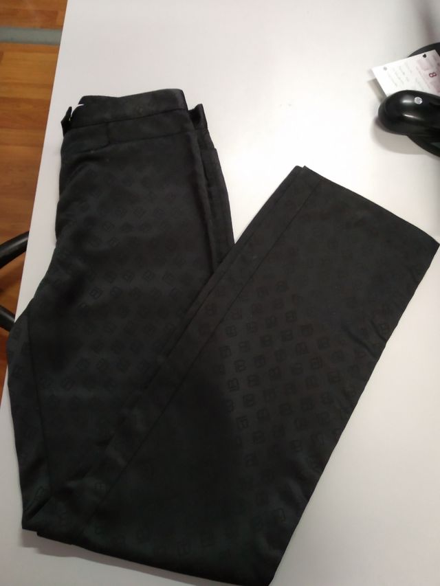 Traje Pantalón Negro con Letras Laura Biagiotti