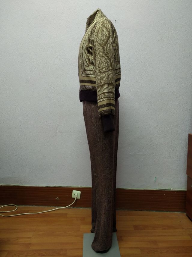 Chaqueta Bomber de Seda Pantalón Morado Pancaldi