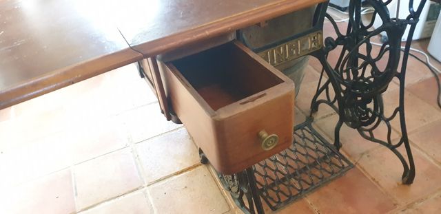 Maquina de coser Singer