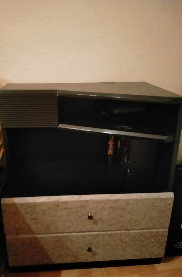 Mesitas de noche y comoda