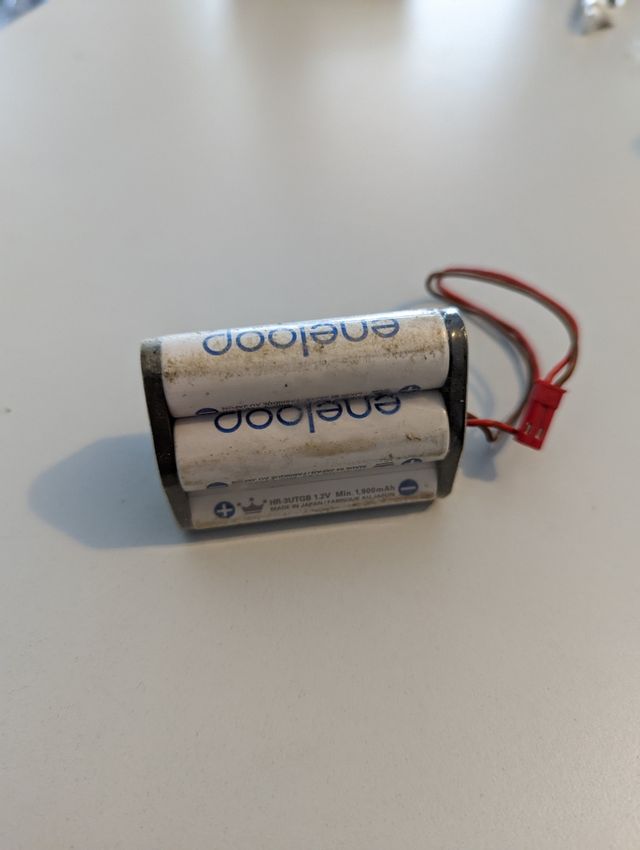 Batería pirámide eneloop seminueva