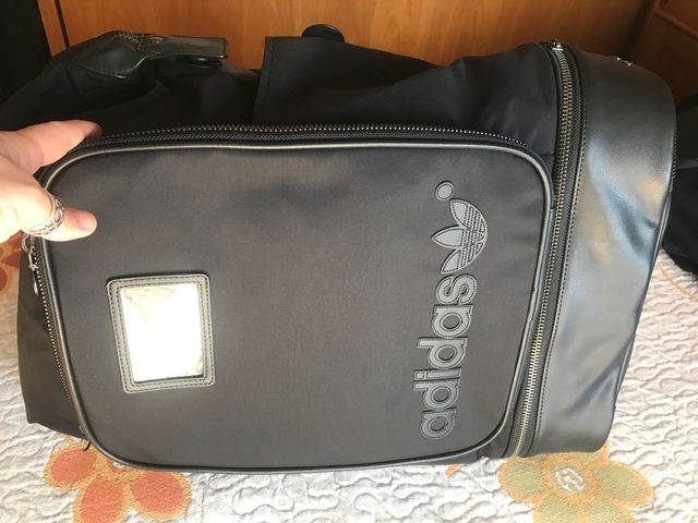 Mochila/Maleta. Adidas