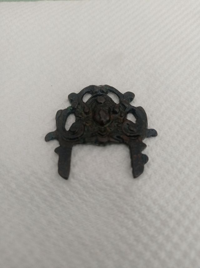 antigua hebilla de cobre