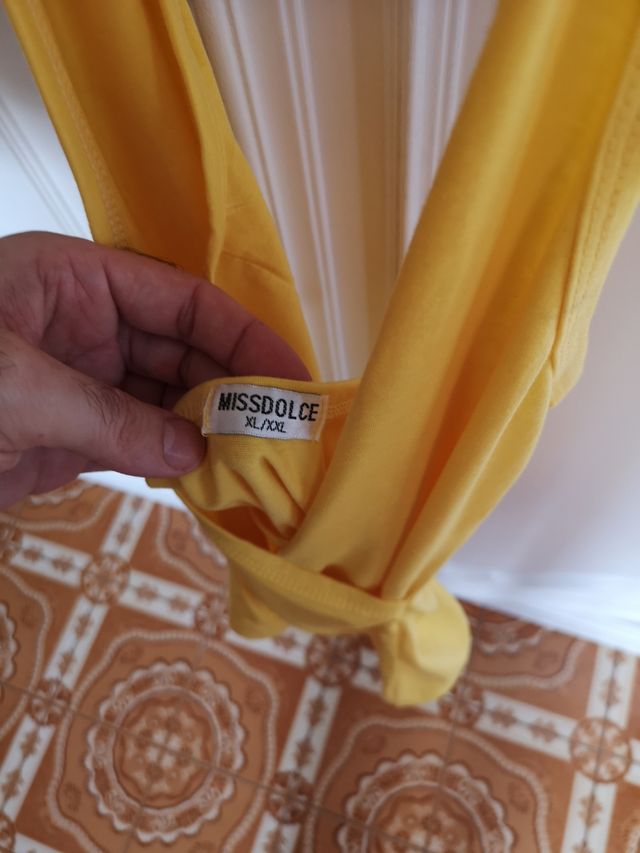 top donna giallo intrecciato 