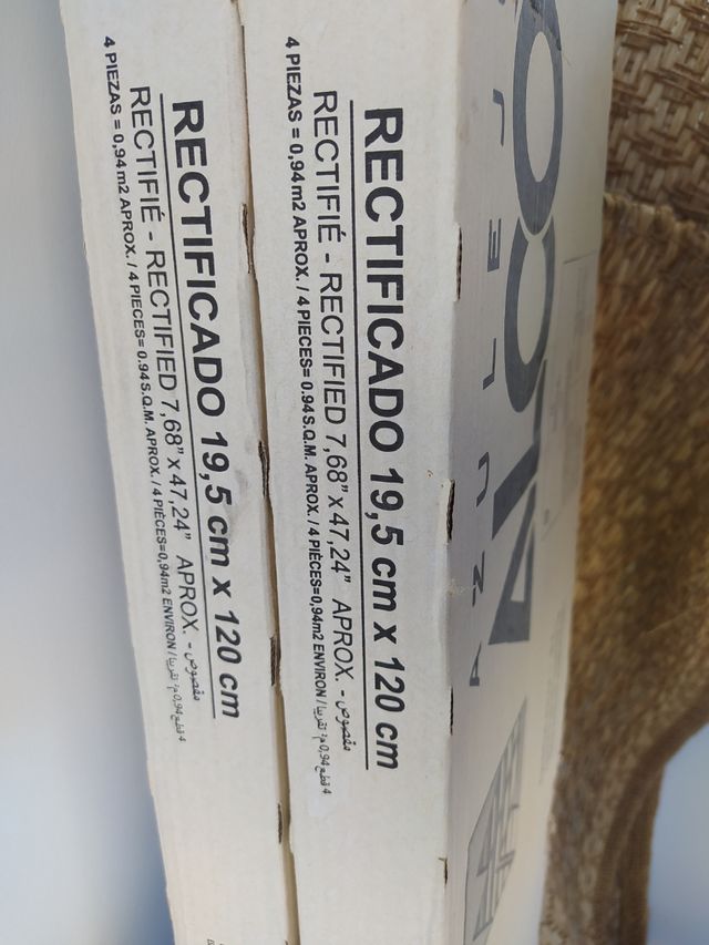 Suelo ceramico de imitacion madera