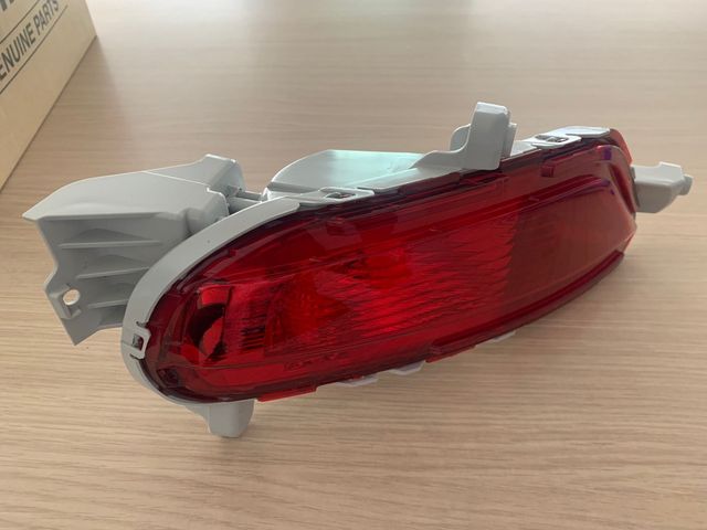 Antinieblas Mazda derecho