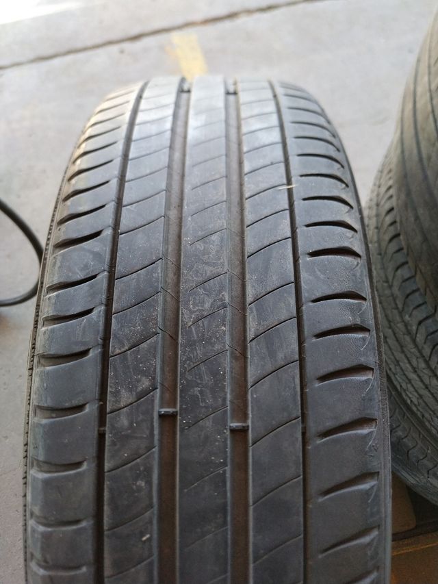 215/65r17 99v michelin