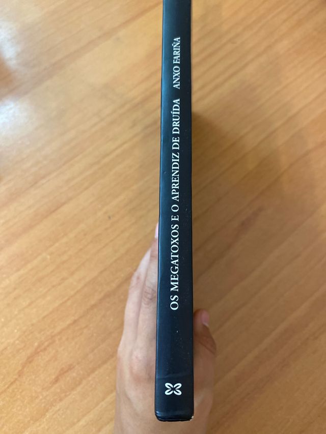 Os megatoxos e o aprendiz de druída, Anxo Fariña