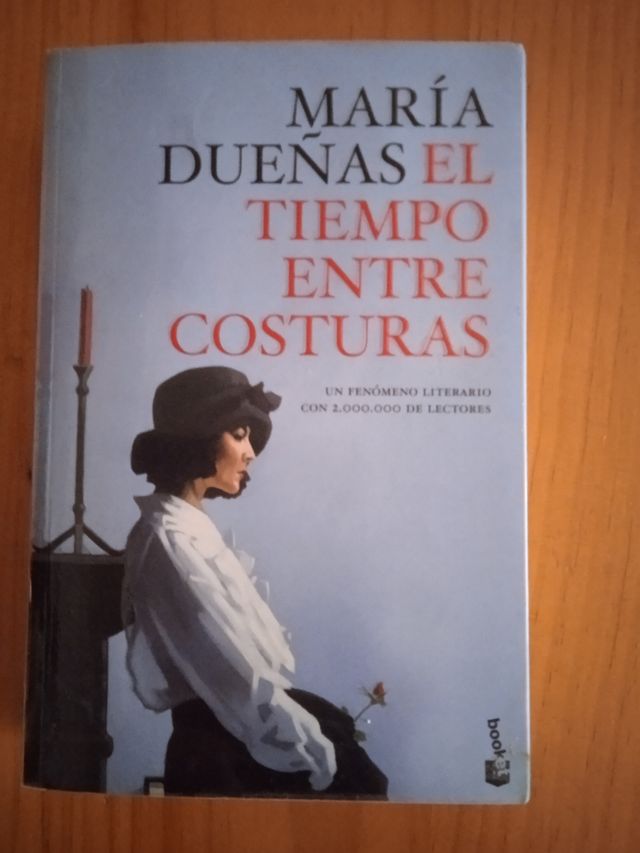 El tiempo entre costuras