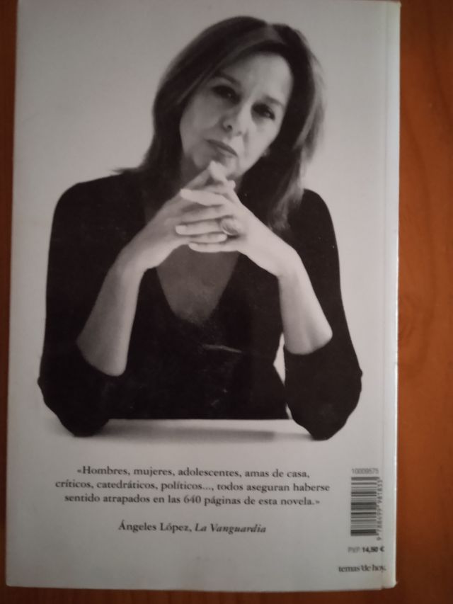 El tiempo entre costuras