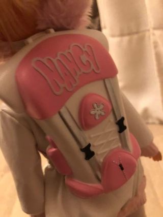 Muñeca Nancy, docotora por el mundo