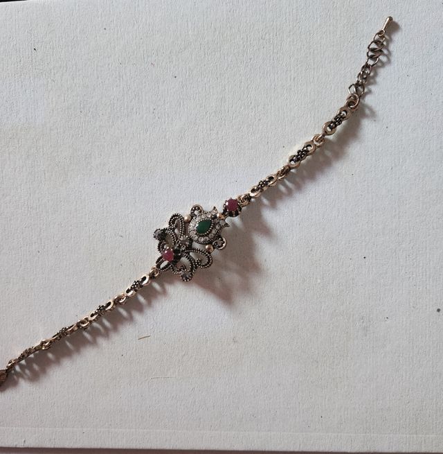 conjunto de joyería vintage. Con piedras preciosas