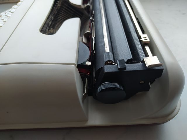 MACCHINA DA SCRIVERE OLIVETTI SCHEIDEGGER VINTAGE