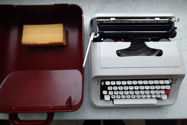 MACCHINA DA SCRIVERE OLIVETTI SCHEIDEGGER VINTAGE