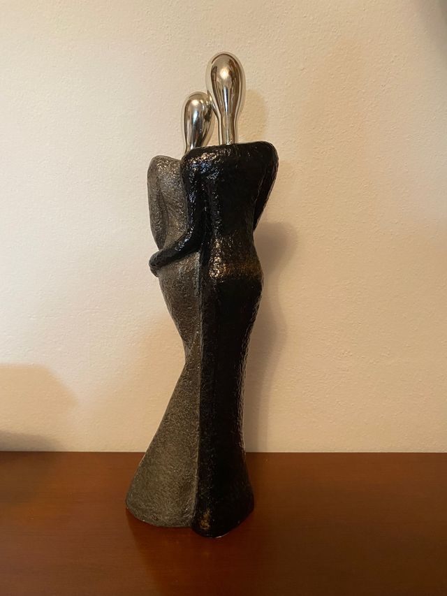 Statuetta coppia innamorata.