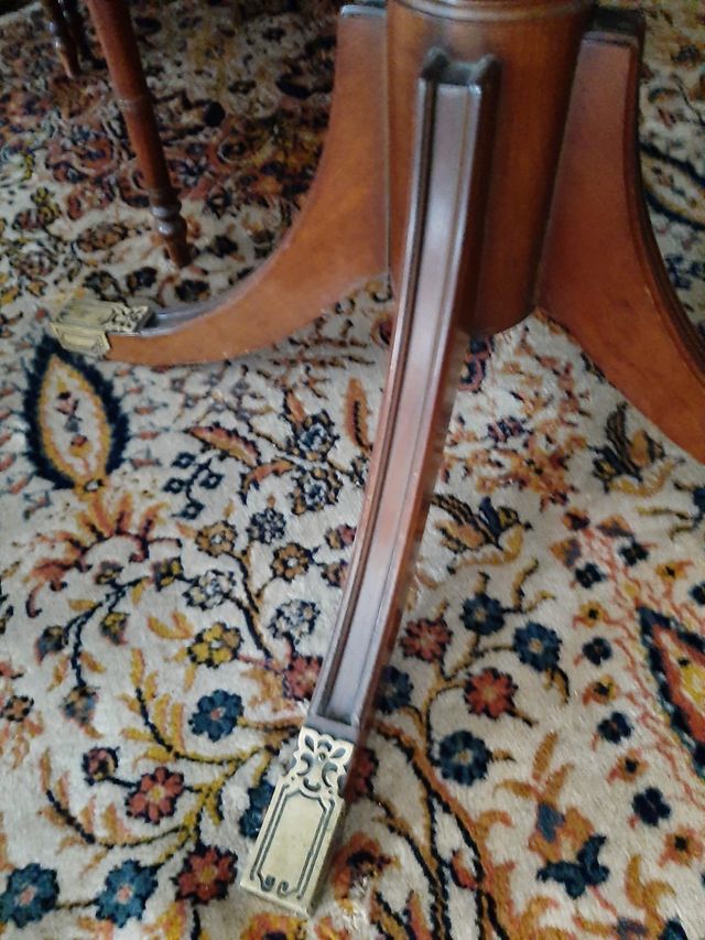 Mesa de comedor de madera maciza