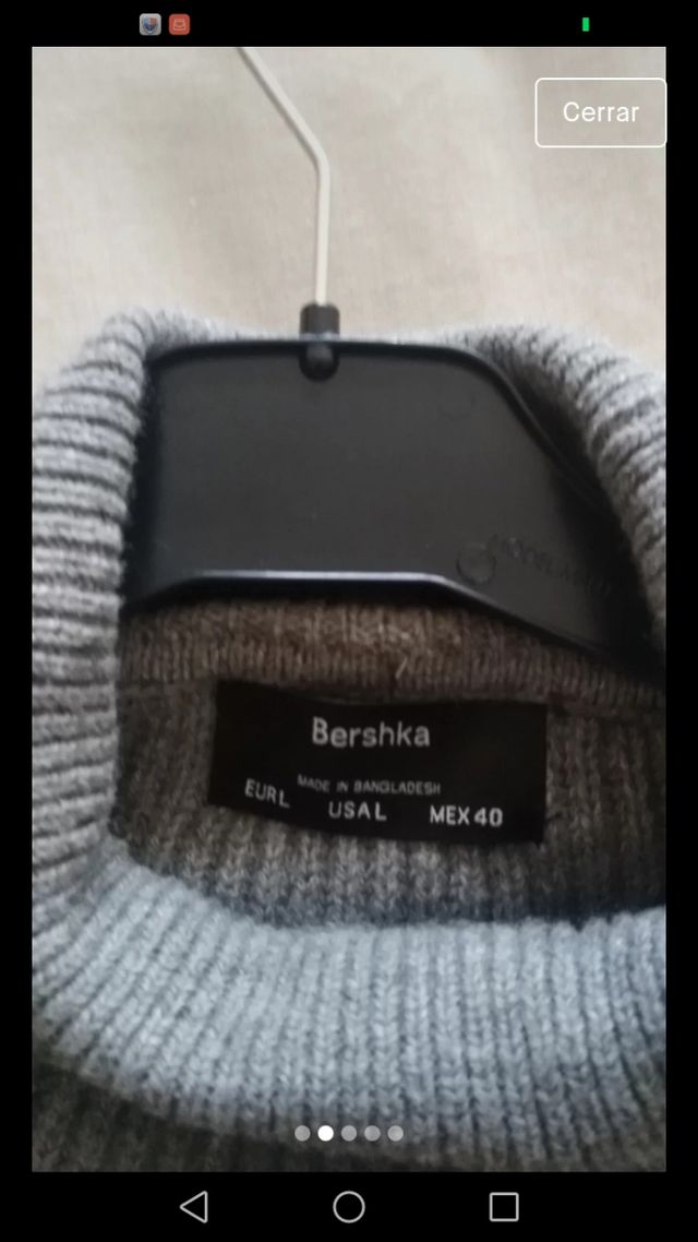 Jersey de cuello alto de color gris