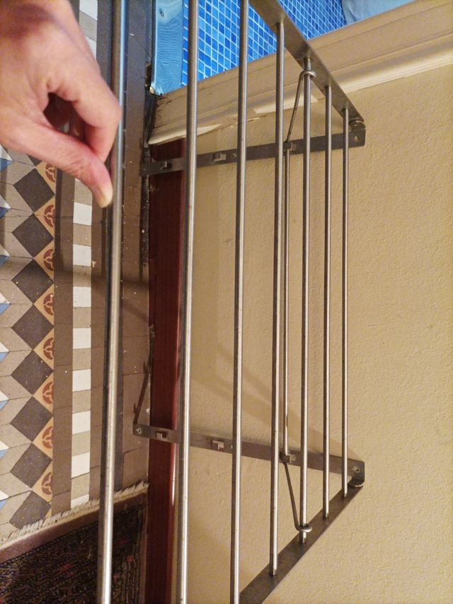 colgador metálico de pared de Ikea