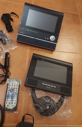 DVD Portatil con 2 pantallas. RECAMBIO PIEZAS.