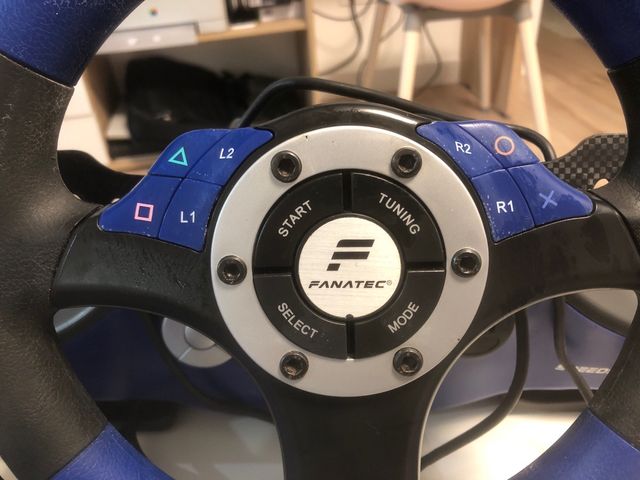 Volante y pedales para play station