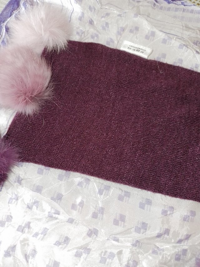 Bufanda cuello de lana con adornos piel