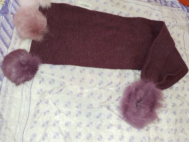 Bufanda cuello de lana con adornos piel