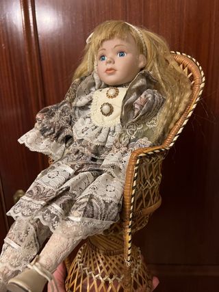 Muñeca fina de porcelana