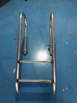 Escalera piscina