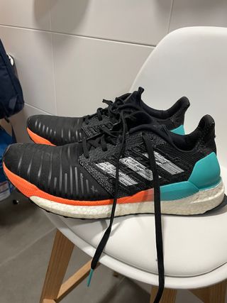 Zapatillas running Adidas SOLAR BOOST talla 44 de segunda mano por 25 EUR  en Carretera del Km. 17,500 Al 22,600 Madrid-Colmenar Viejo en WALLAPOP