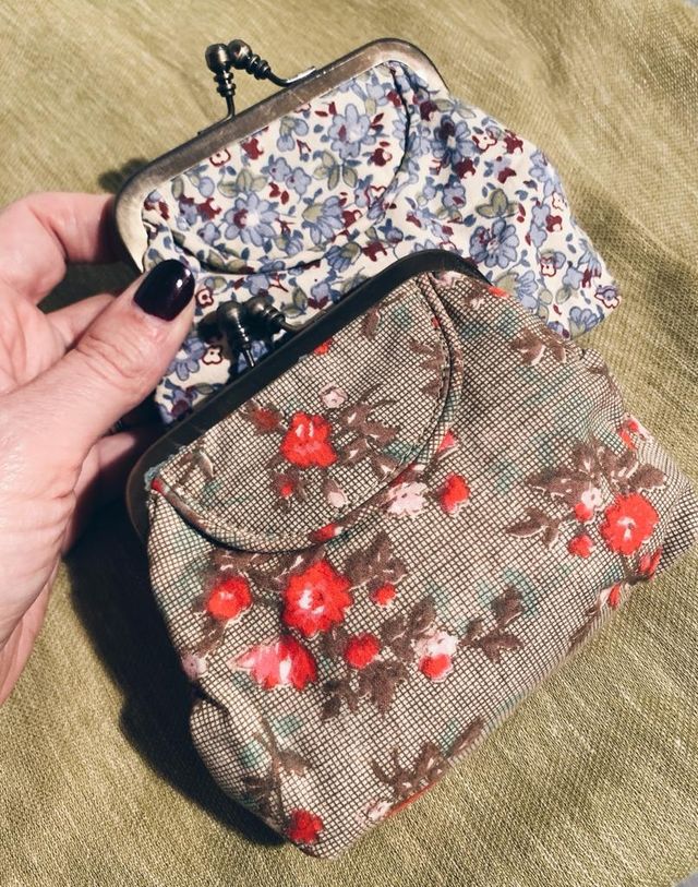 Portamonete in tessuto floreale