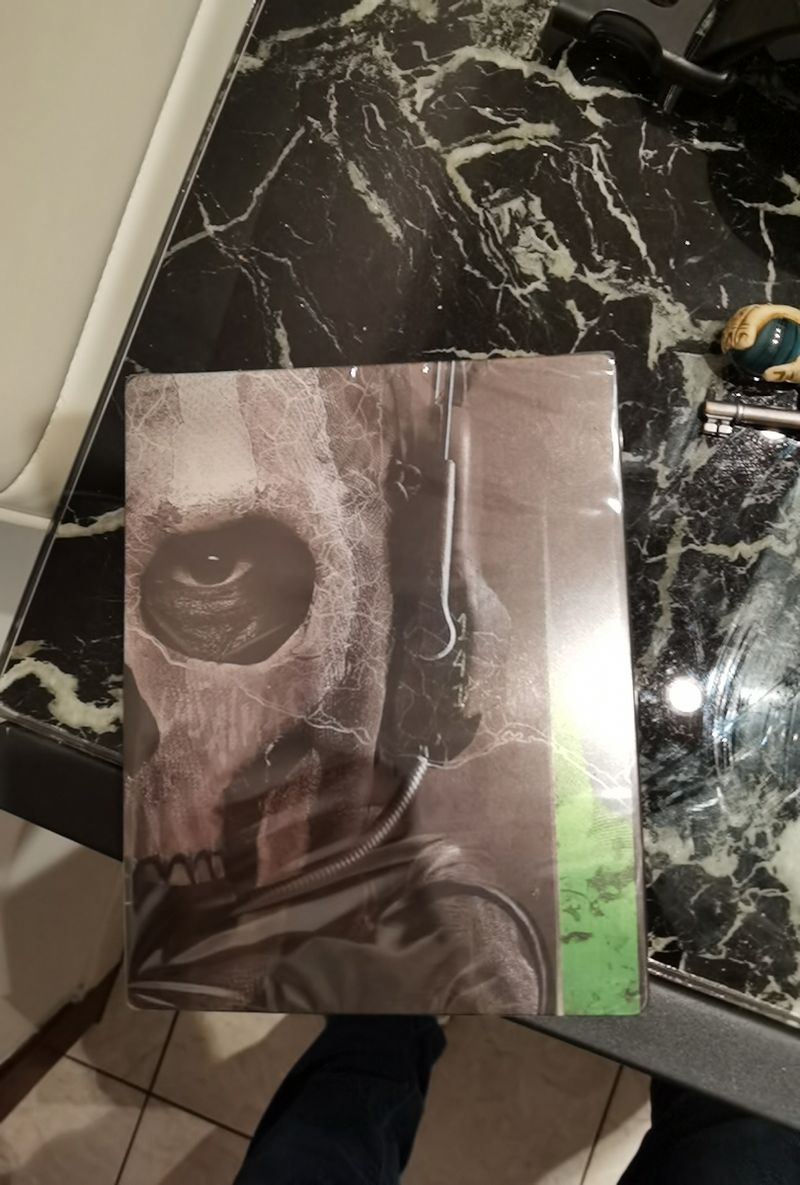 Imagen de Caja metálica COD MODERN WARFARE 2