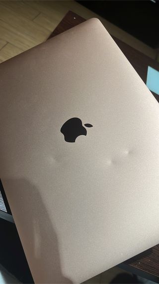 MacBook Air 2020 13" con garantía aún 8gb 256 gb