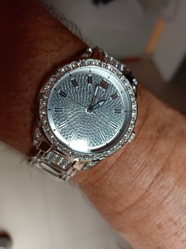 RELOJ GUESS PLATEADO NUEVO A ESTRENAR