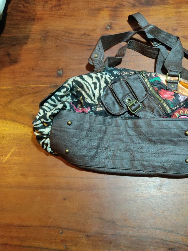 Bolso Desigual bandolera 45x30 como nuevo