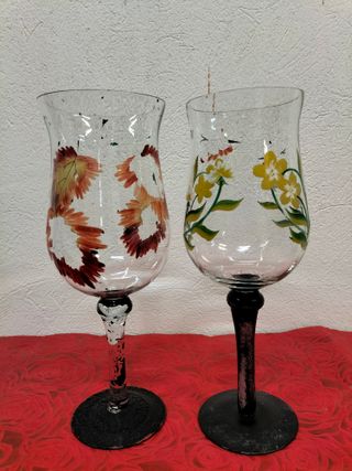 Coppia di vasi in vetro decorativi
