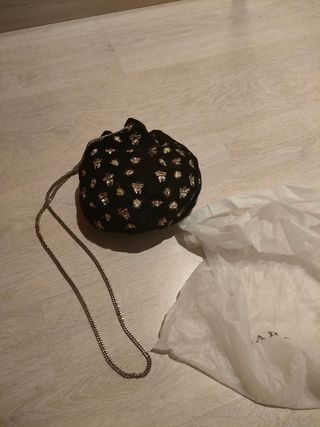 bolso zara terciopelo negro