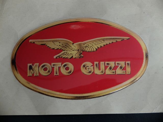 Placa adhesiva MOTO GUZZI de 12,5 cm