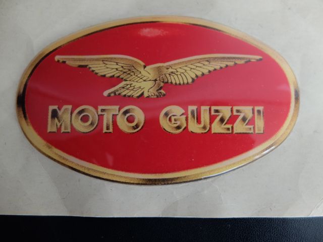 Placa adhesiva MOTO GUZZI de 12,5 cm