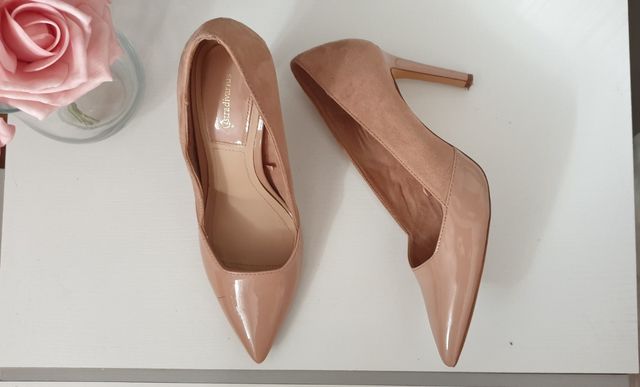 Tacon de pana y charol talla 37 Stradivarius