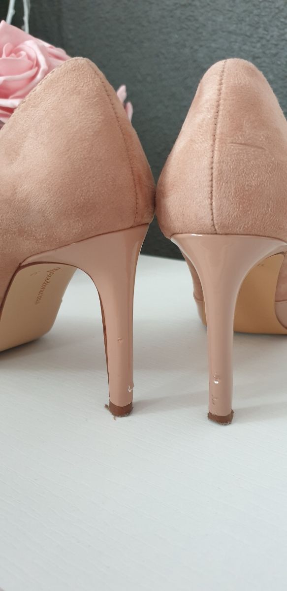 Tacon de pana y charol talla 37 Stradivarius