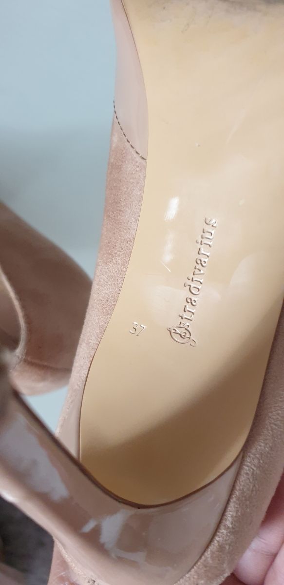 Tacon de pana y charol talla 37 Stradivarius