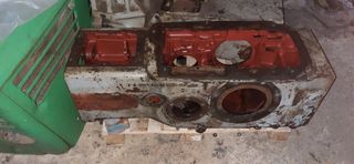 DEUTZ D 4006 CARCASA CAJA CAMBIOS Y DIFERENCIAL 